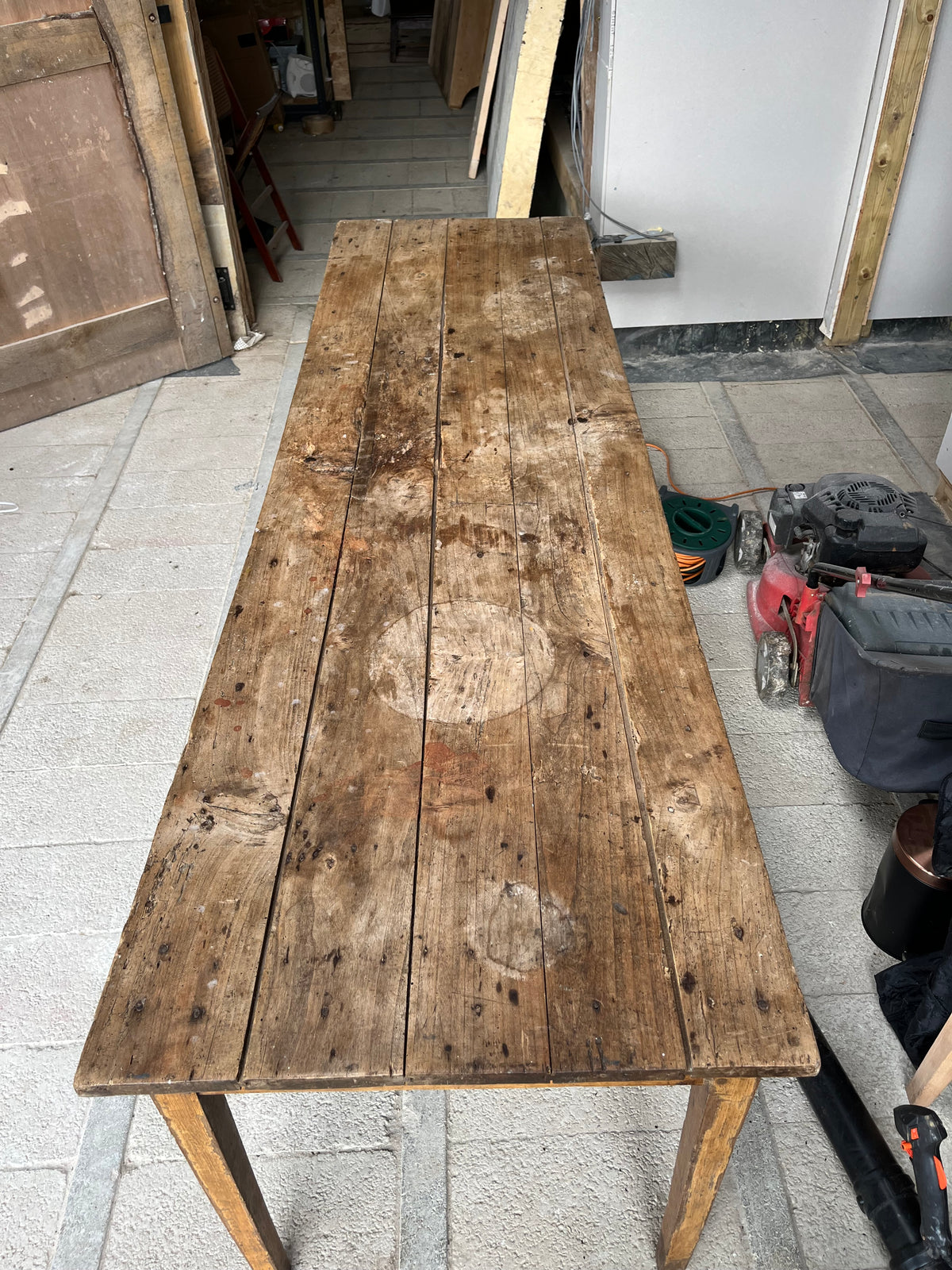 Long French Scrub Table